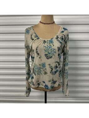 Y2k White floral long sleeve top with blue accents wrist open slit